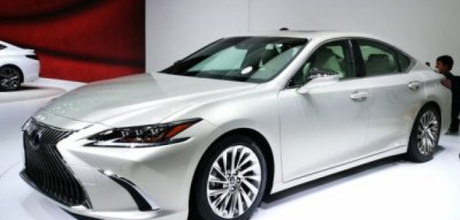 Новый Lexus ES появится в России уже осенью
