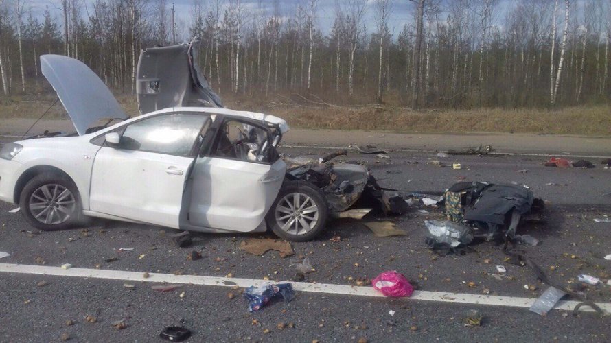 Три человека погибли в ДТП с грузовиком в Новгородской области (1)
