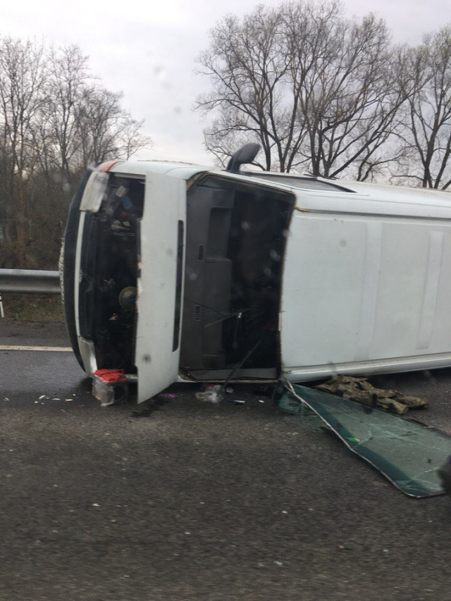Водитель микроавтобуса погиб в ДТП в Смоленске