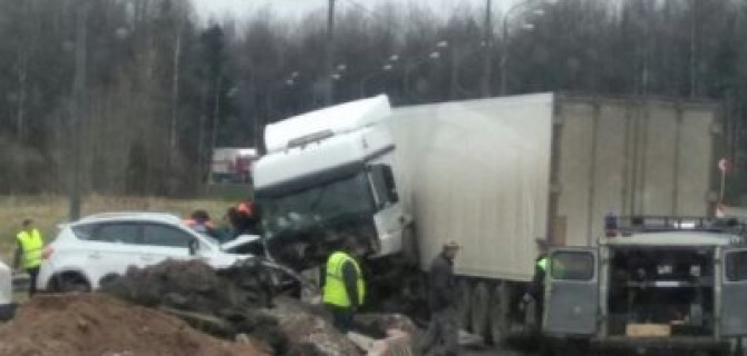Мужчина и ребенок погибли в ДТП в Новгородской области