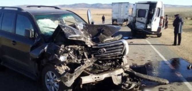 Девять человек пострадали в ДТП с микроавтобусом в Бурятии