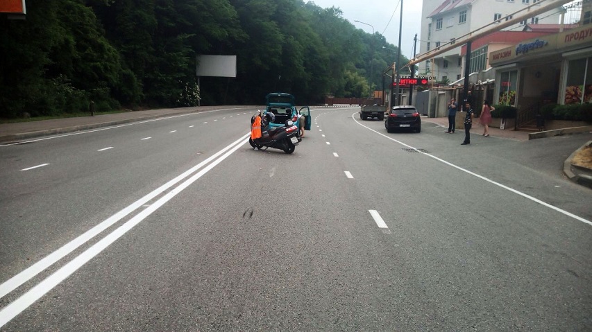 Ребенок пострадал в ДТП с мопедом в Сочи (2)