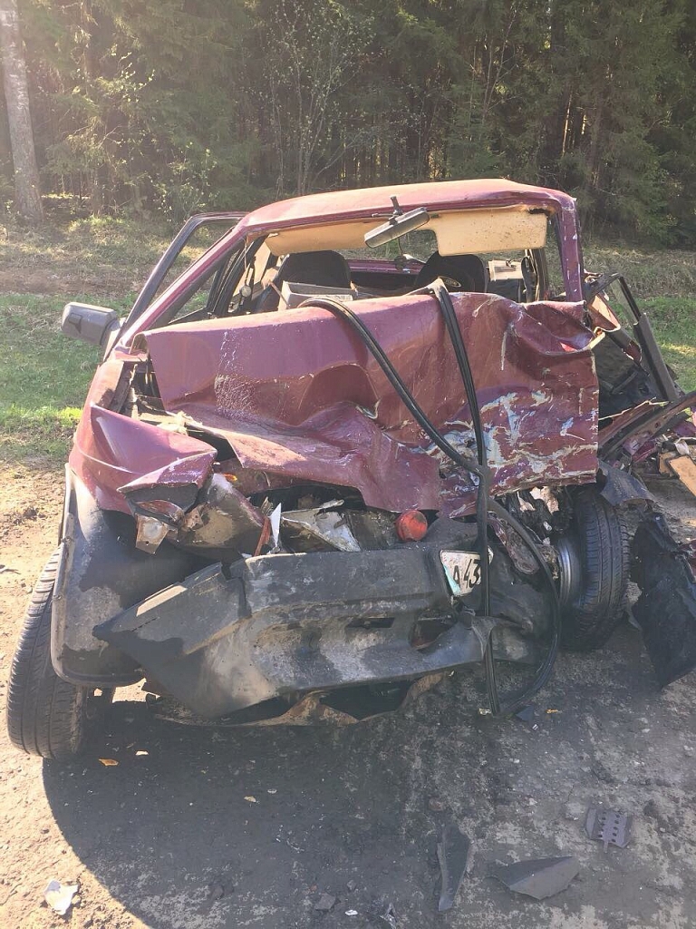 Два человека погибли в лобовом ДТП в Ивановской области (2)