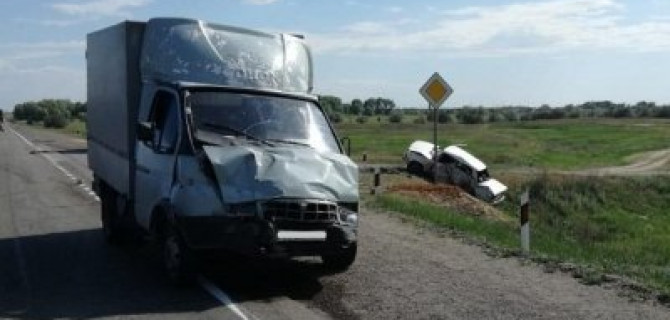 Водитель без прав погиб в ДТП под Волгоградом
