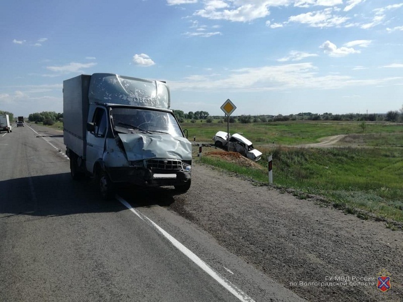 Водитель без прав погиб в ДТП под Волгоградом