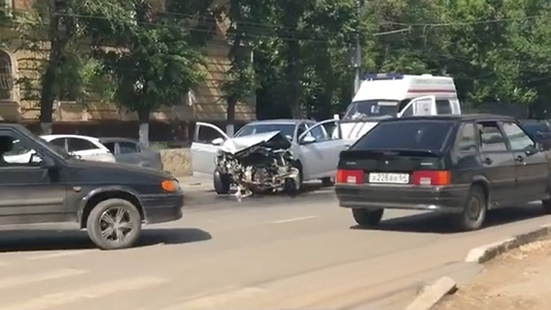 Женщина пострадала в ДТП на Чернышевского в Саратове