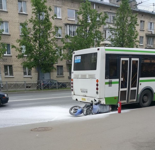 В Колпинском районе Петербурга в ДТП пострадал мотоциклист (1)