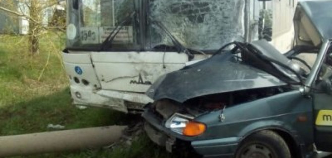 В Кемерове в ДТП с автобусом погиб человек