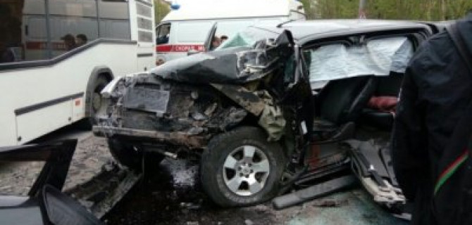 Десять человек пострадали в ДТП с автобусом в Мурманске