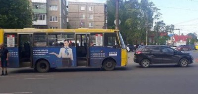 Шесть человек пострадали в ДТП с автобусом в Иванове