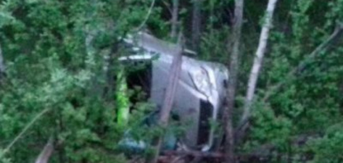 В Поронайском районе в опрокинувшемся автомобиле погиб человек