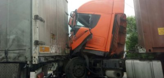 Два большегруза попали в ДТП в Рыбновском районе