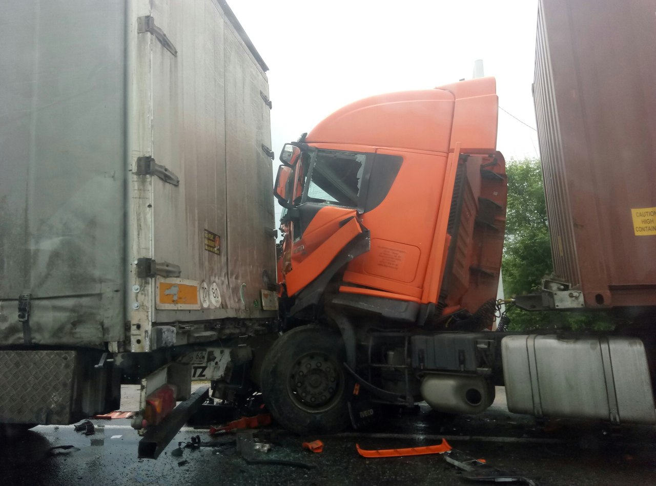 Два большегруза попали в ДТП в Рыбновском районе (2)