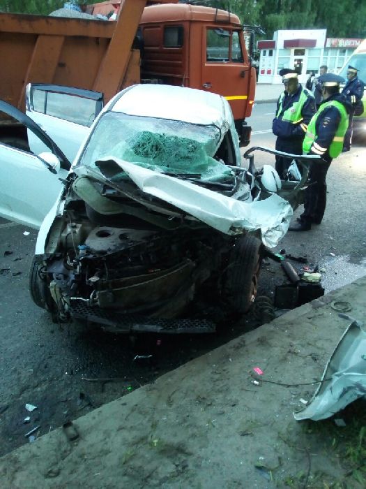 22-летний водитель иномарки погиб в ДТП во Владимире