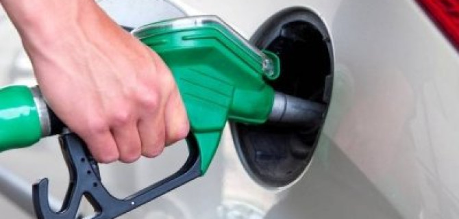 Литр бензина будет стоить 100 рублей