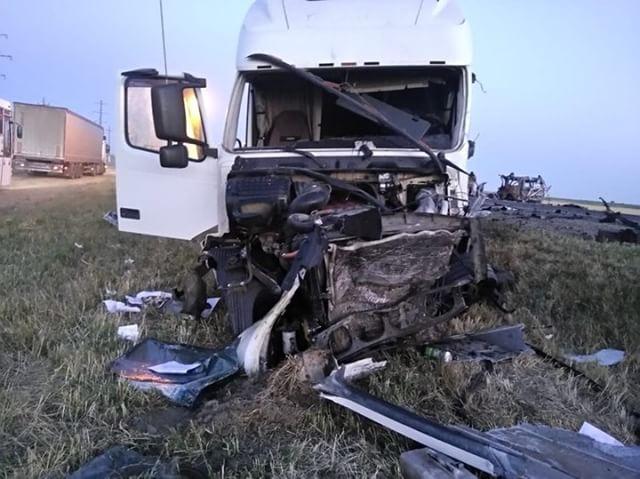 В ДТП с микроавтобусом под Славянском-на-Кубани погибли люди‍ (3)