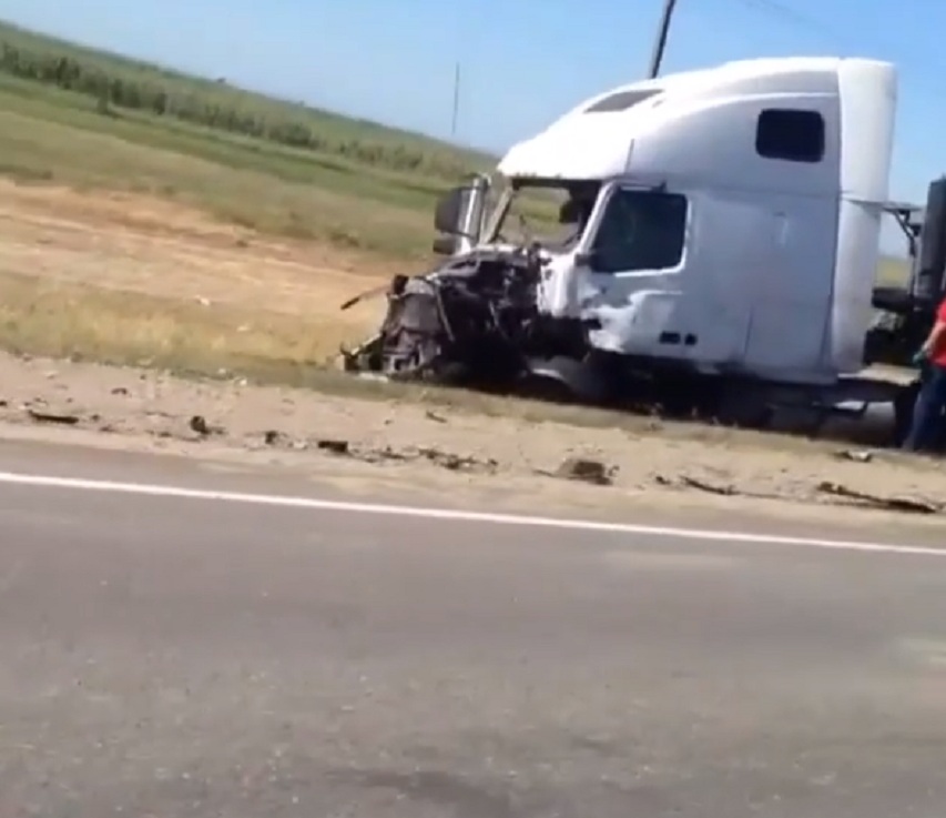 В ДТП с микроавтобусом под Славянском-на-Кубани погибли люди‍ (2)