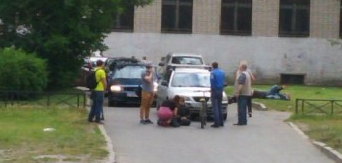 В Петербурге на проспекте Науки автомобиль сбил ребенка