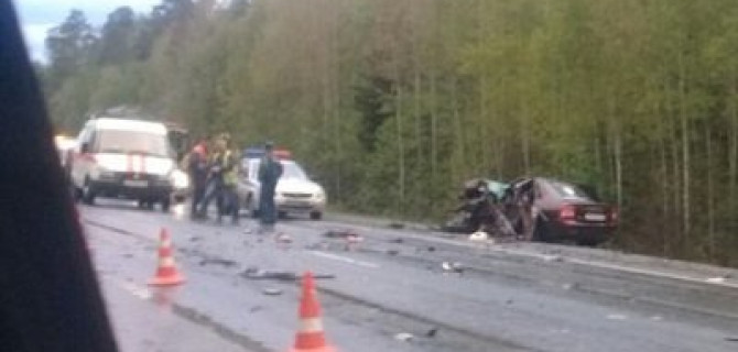 В ДТП с фурой под Тобольском погибли два человека