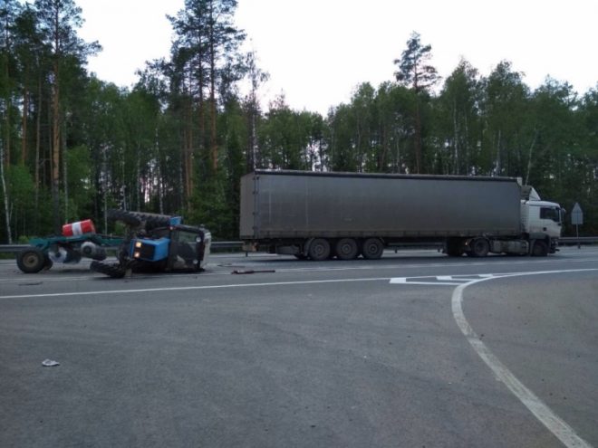 Водитель трактора погиб в ДТП во Владимирской области