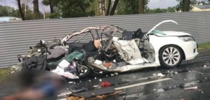 В Петергофе двое погибших в ДТП с легковушкой и маршрутным автобусом