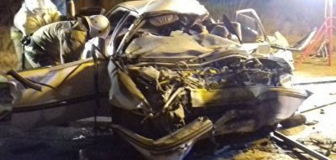 Пять человек погибли в ДТП с грузовиком в Крыму