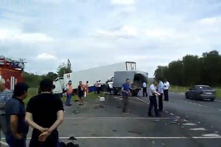 Один человек погиб и четверо пострадали в ДТП в Саратовской области