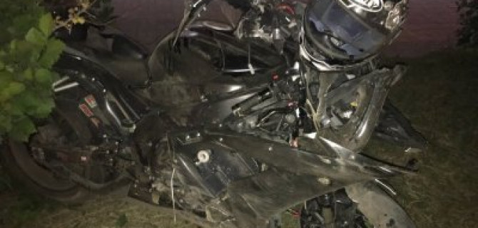 В Челябинске мотоциклист погиб, въехав на скорости в яму