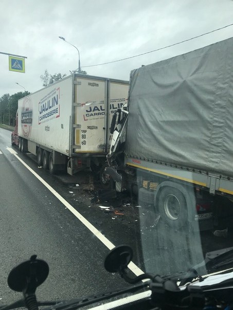 Водитель грузовика погиб в ДТП в Тосненском районе Ленобласти