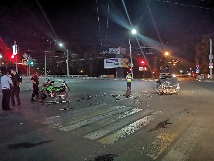 Два человека пострадали в ДТП с мотоциклом в Туле