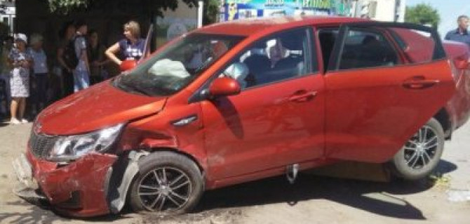 В Тамбове KIA сбила женщину на тротуаре