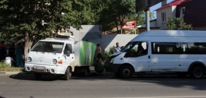 Девять человек пострадали в ДТП с маршруткой в Саратове