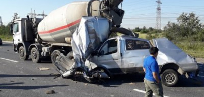 На Софийской улице в Петербурге в ДТП погиб водитель