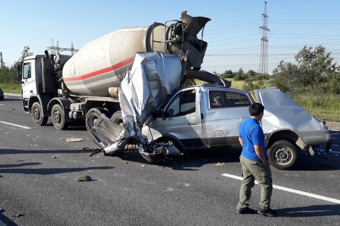 На Софийской улице в Петербурге в ДТП погиб водитель (1)