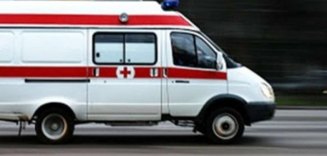 В Крыму автомобиль врезался в дерево – погибли трое