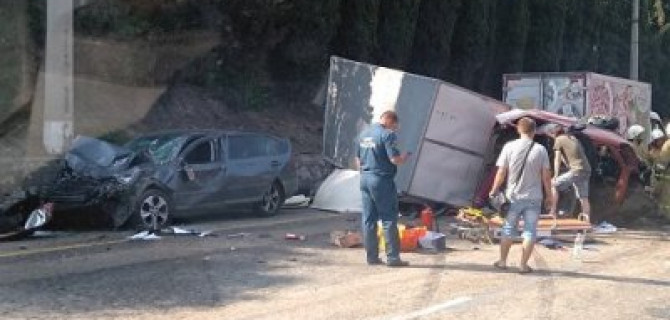 В ДТП под Алуштой пострадали три человека