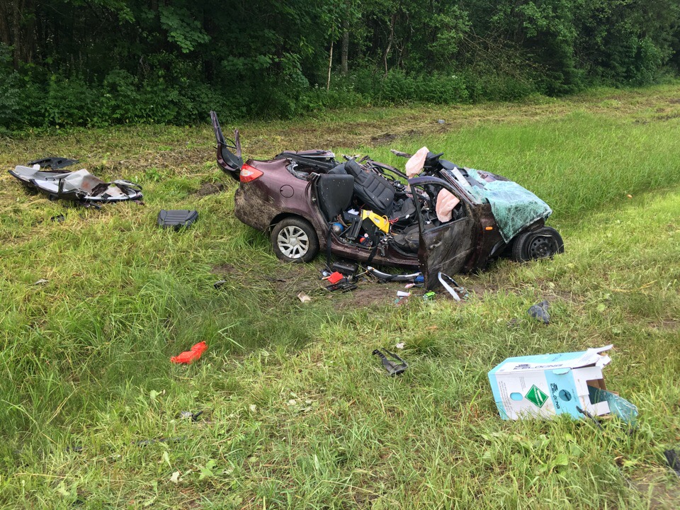 В ДТП с фурой под Ярославлем погиб человек