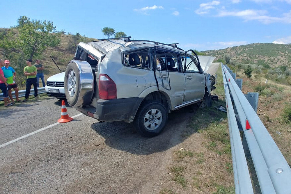 Шесть взрослых и пять детей пострадали в ДТП в Крыму (1)