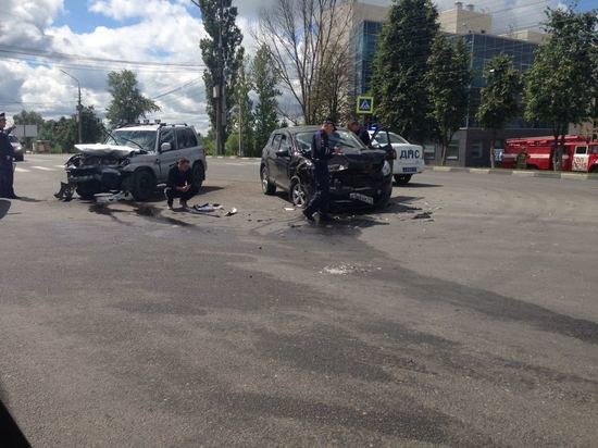 Женщина и ребенок пострадали в ДТП в Туле (3)