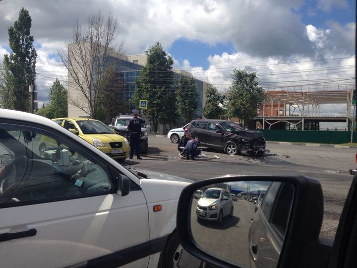 Женщина и ребенок пострадали в ДТП в Туле (2)