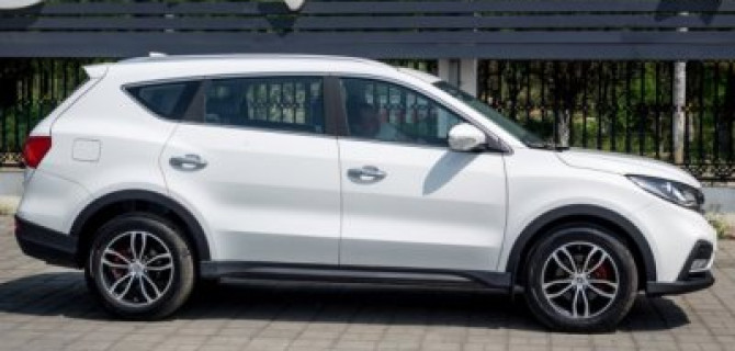 Новый китайский кроссовер DFM 580 представлен в России