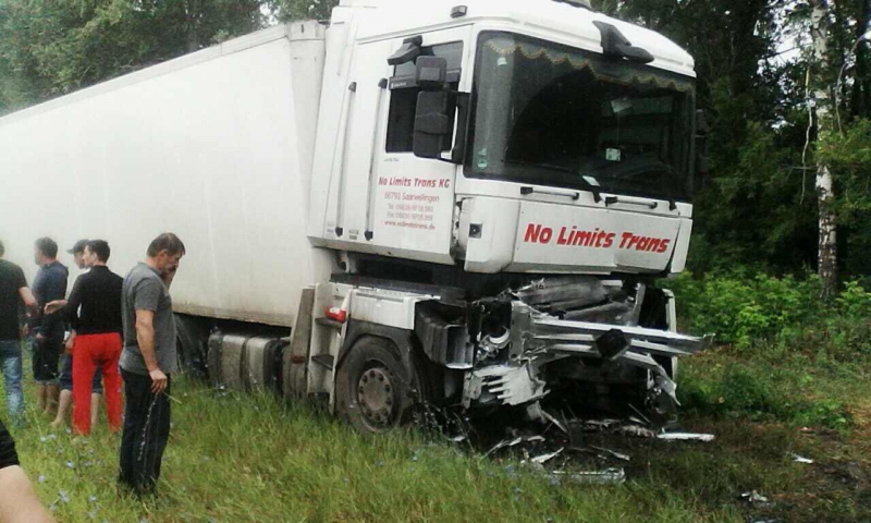 Два человека погибли в ДТП с фурой под Вольском (2)