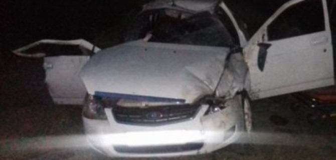 Под Бийском «Лада» на высокой скорости вылетела с дороги