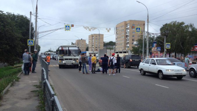 В Орле маршрутка сбила мужчину на переходе