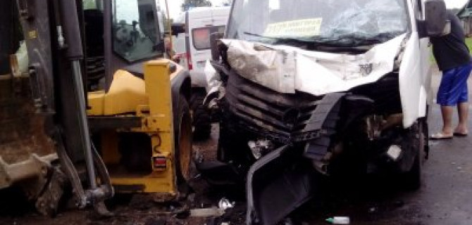 Три человека пострадали в ДТП с трактором в Ивановской области