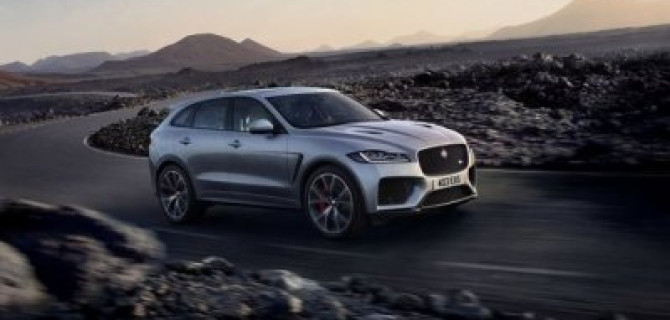 «Заряженный» кроссовер F-PACE SVR показали на Фестивале скорости в Гудвуде