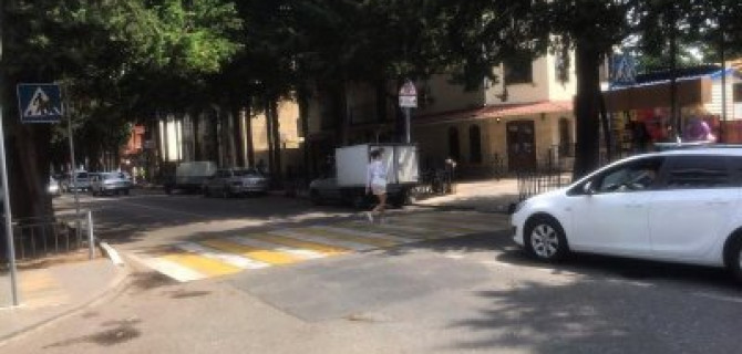 В Сочи иномарка сбила 6-летнего ребенка на переходе