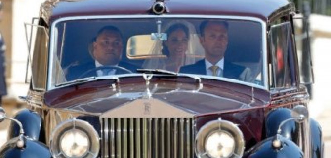 Несколько Rolls-Royce королевской семьи продадут на аукционе в Британии