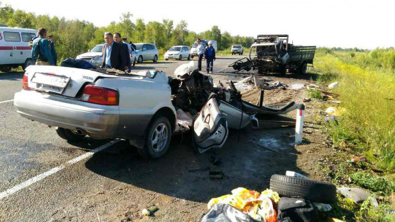 Пять человек погибли в ДТП с грузовиком в Бурятии (1)