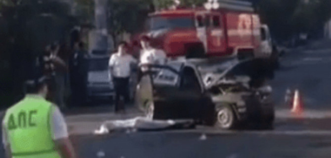 В Краснодаре в ДТП с такси погиб человек